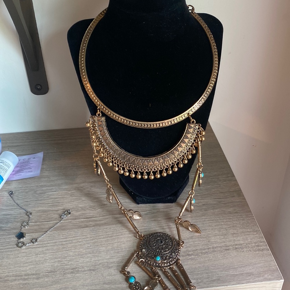 Beautiful long neckless